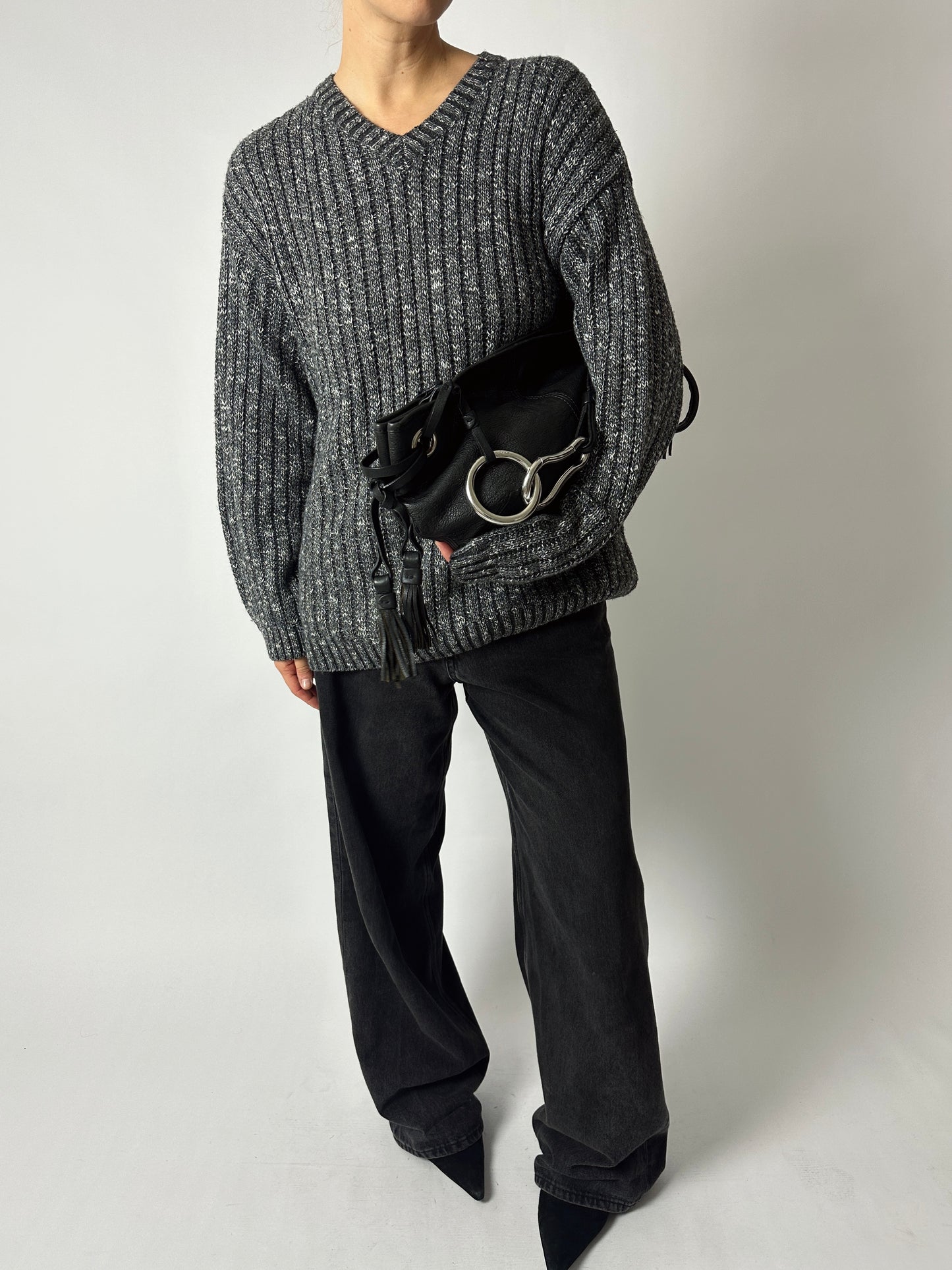 Chucky v-neck sweater | Black / white