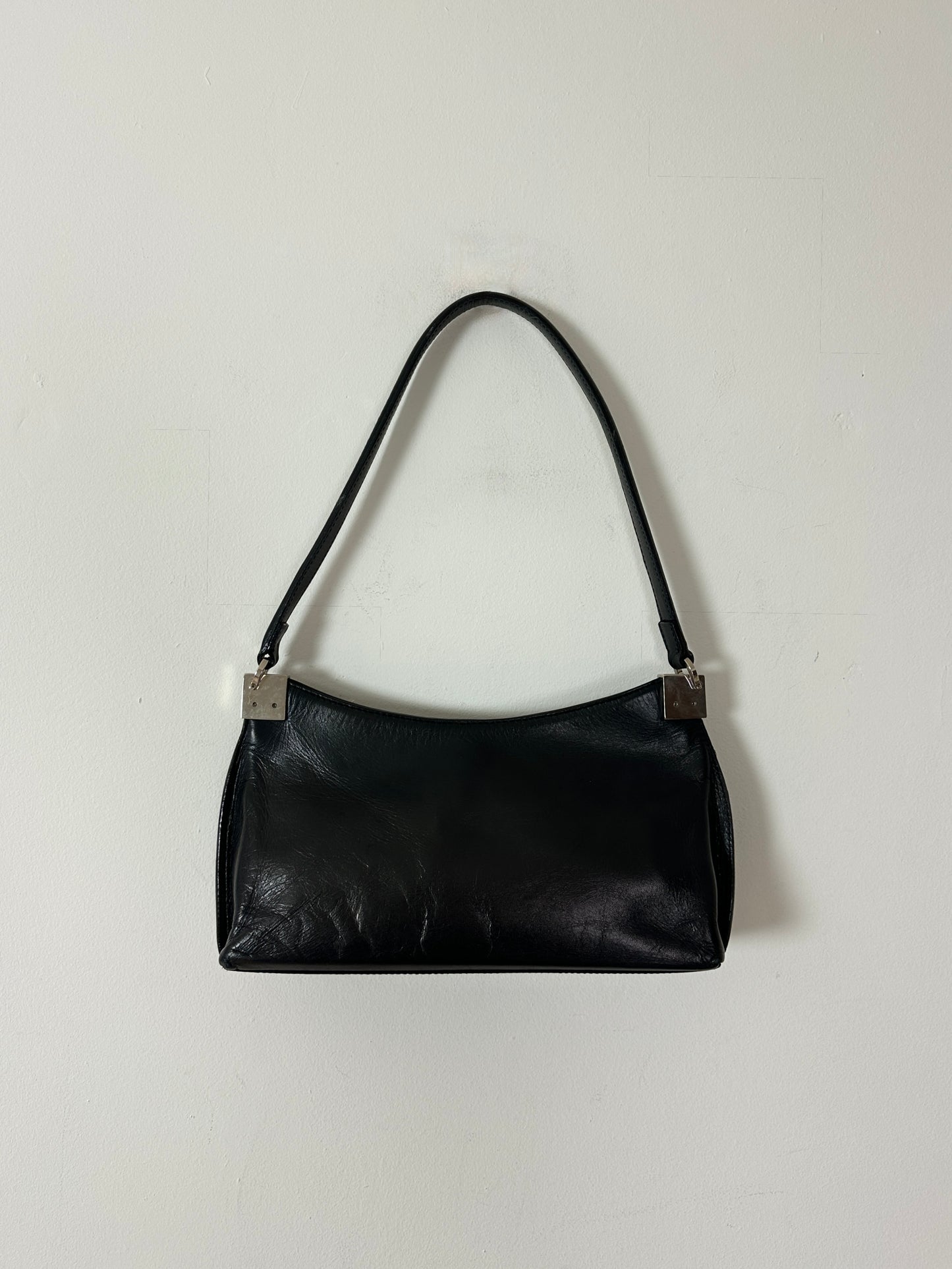 Leather shoulder bag | Black