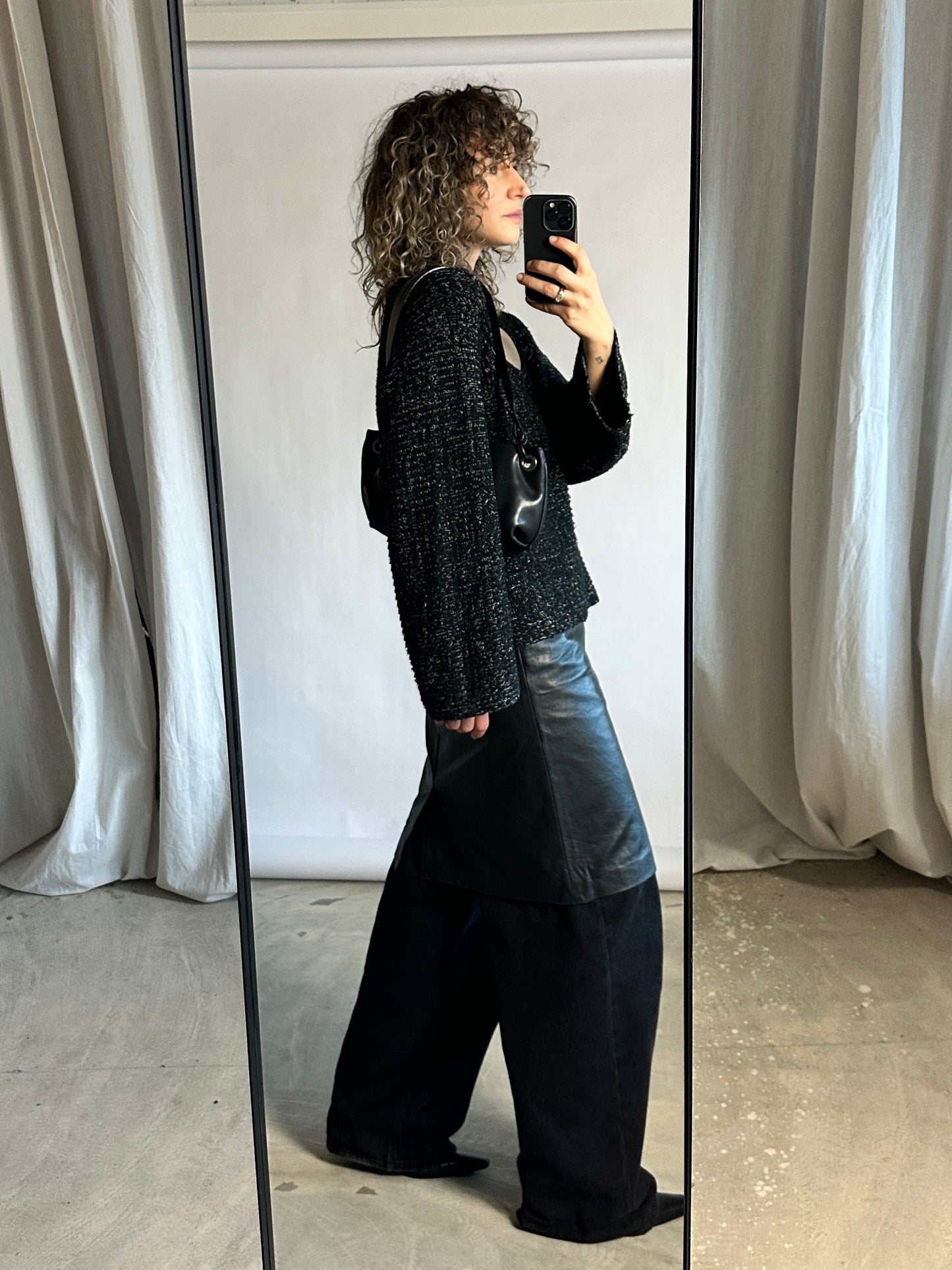 Leather midi skirt | Black