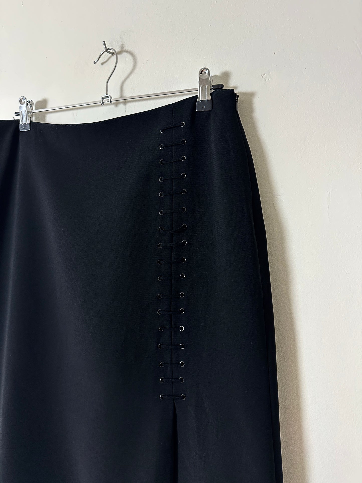 Lace-up detailed skirt | Black