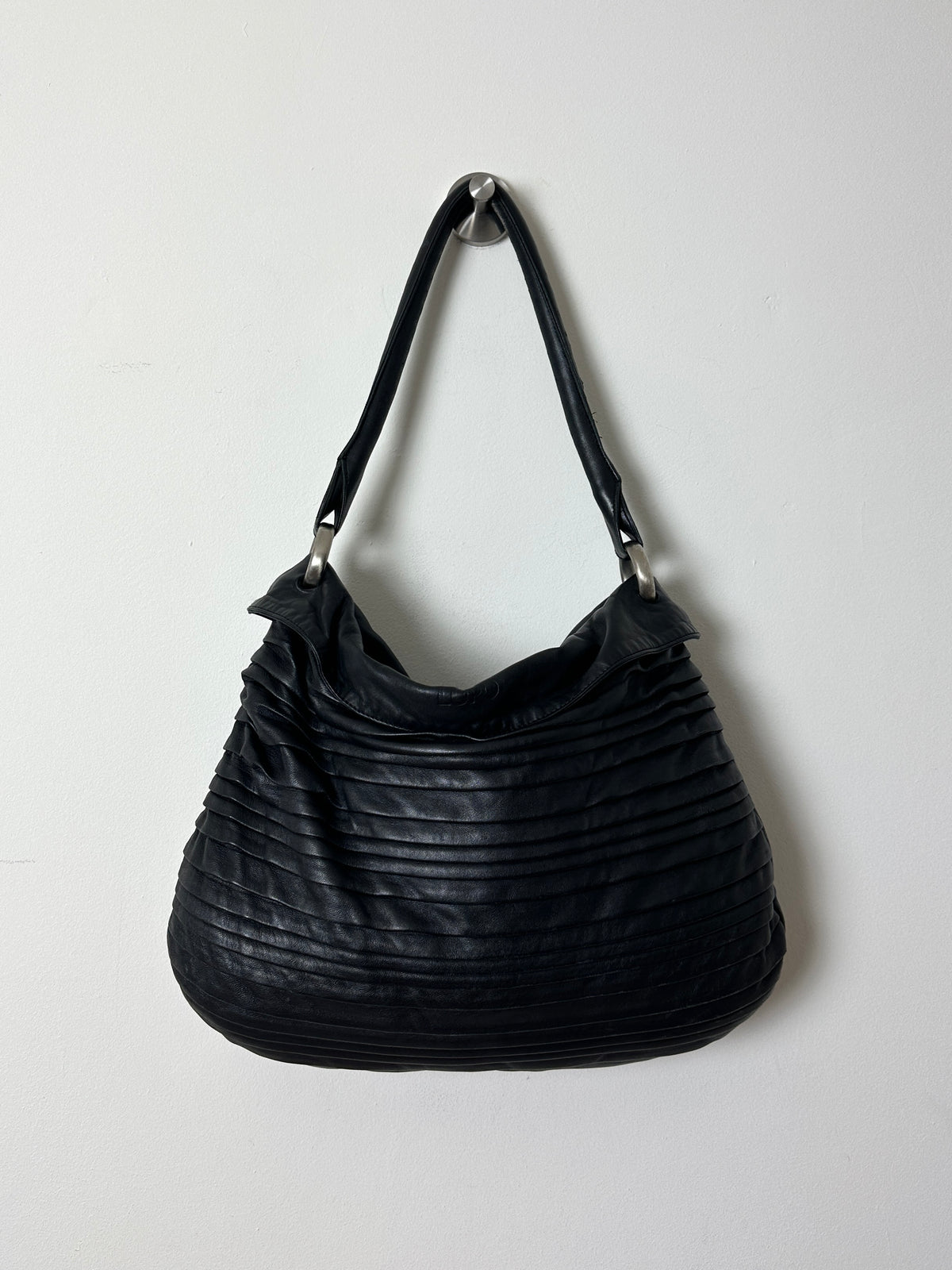 Leather shoulder bag | Black