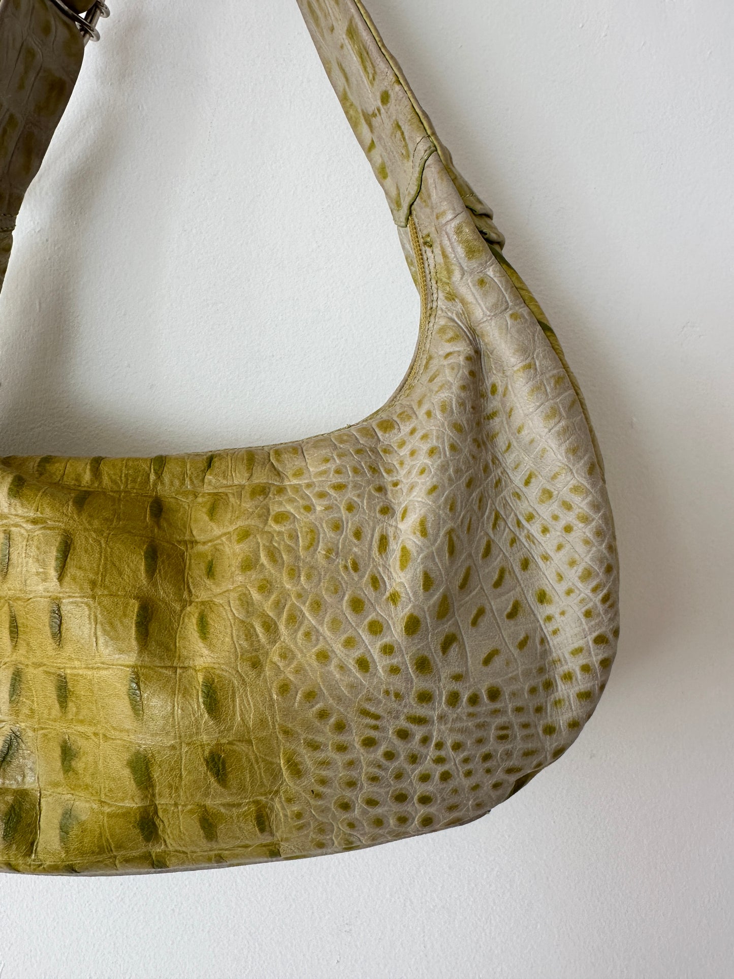Leather shoulder bag | Toxic green