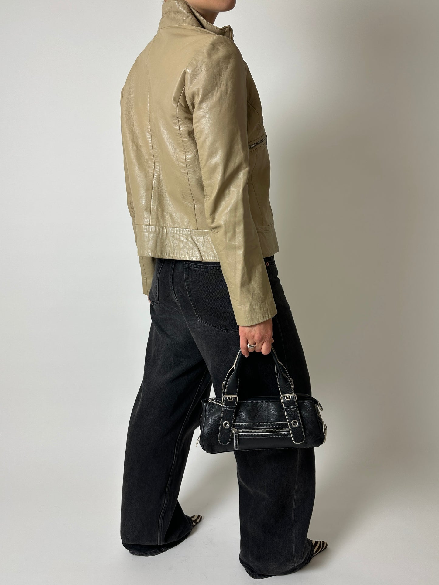 Leather fitted jacket | Soft ecru