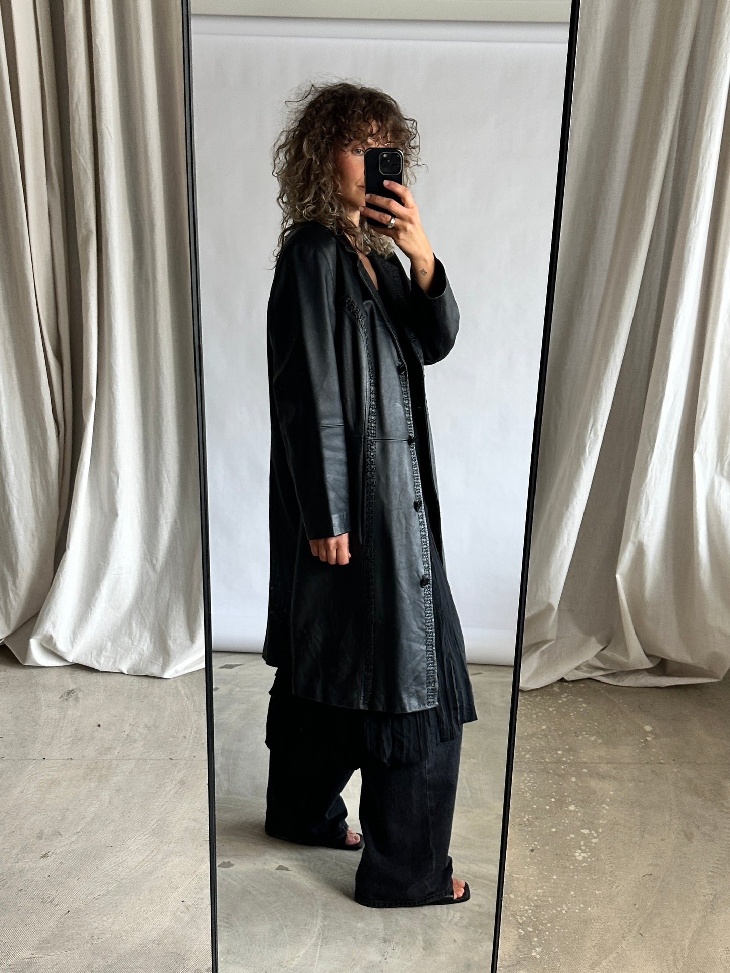 Long leather detailed coat | Black