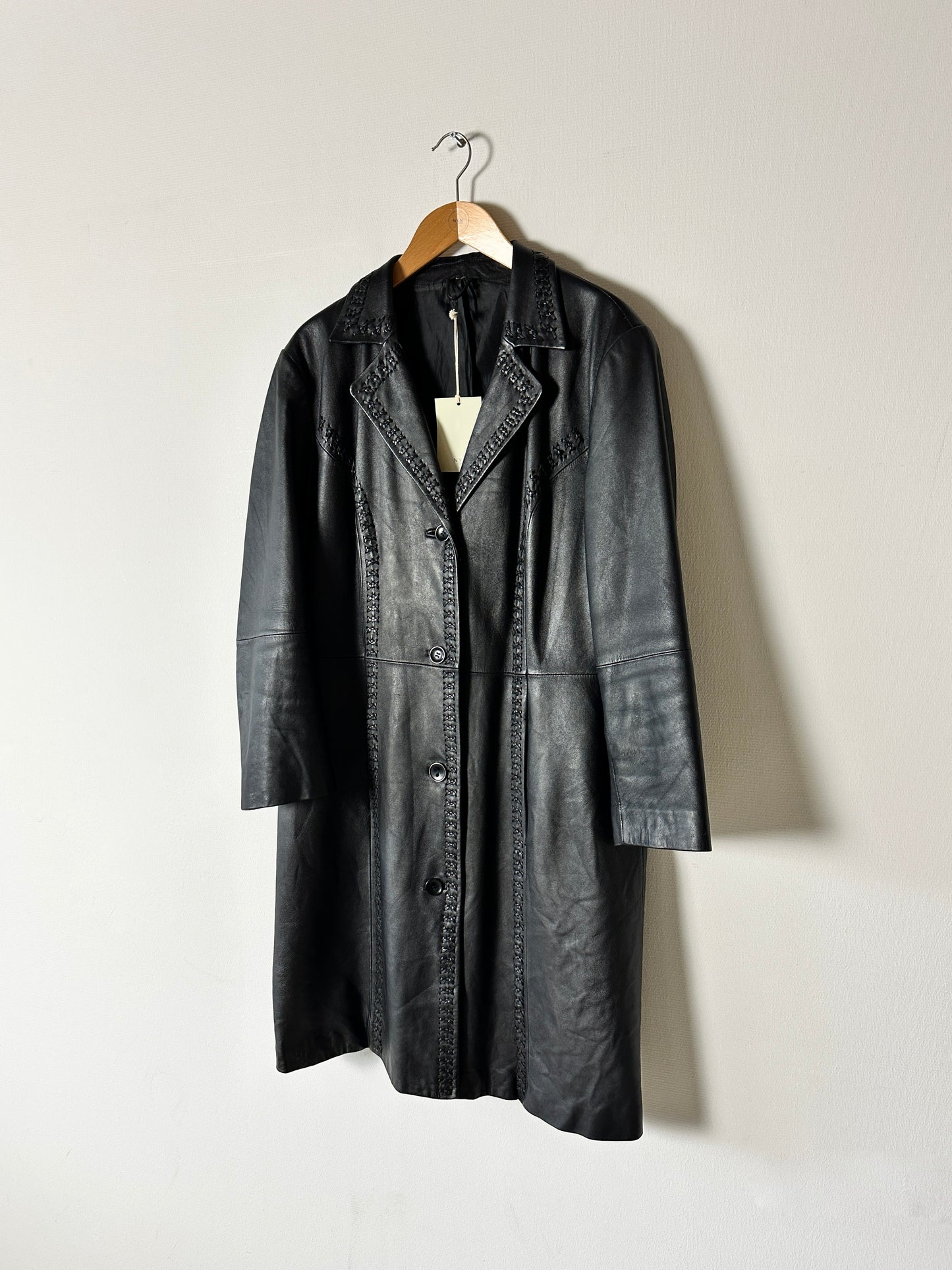 Long leather detailed coat | Black