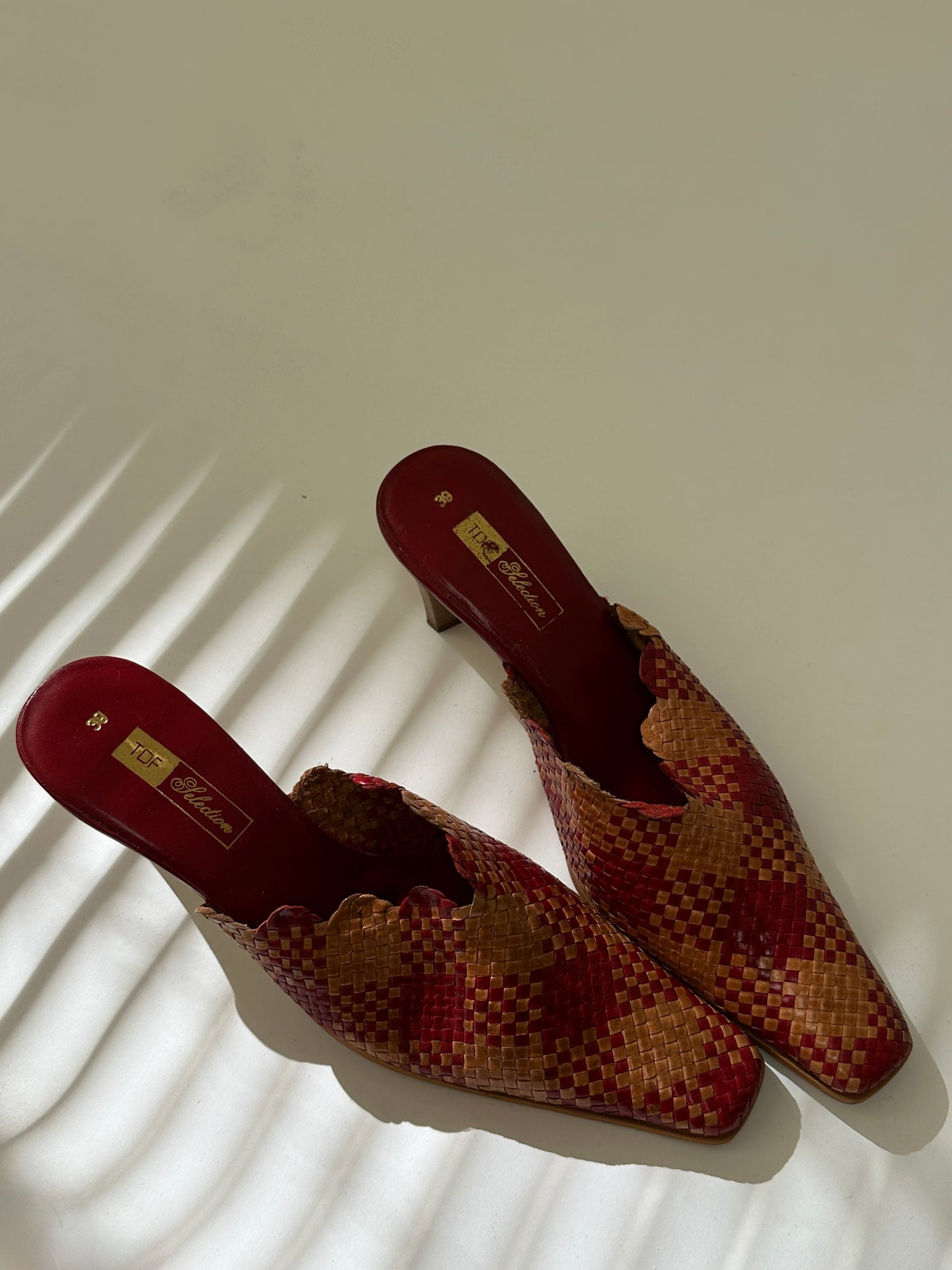 Leather woven mules | Red / Beige
