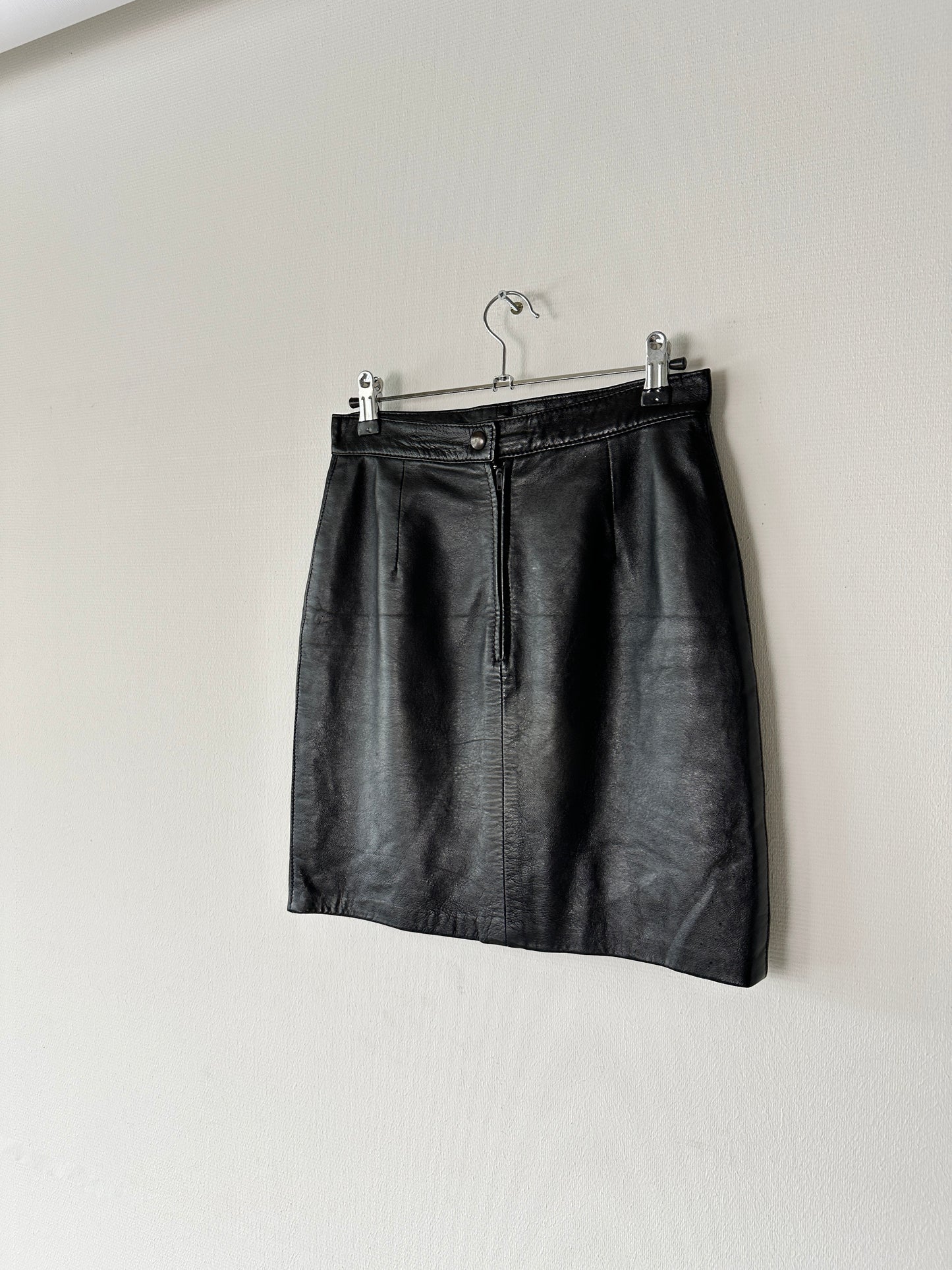 Leather mini skirt | Black
