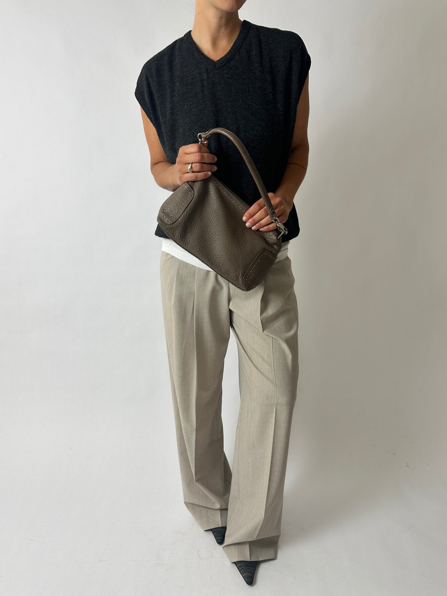 Leather shoulder bag | Taupe