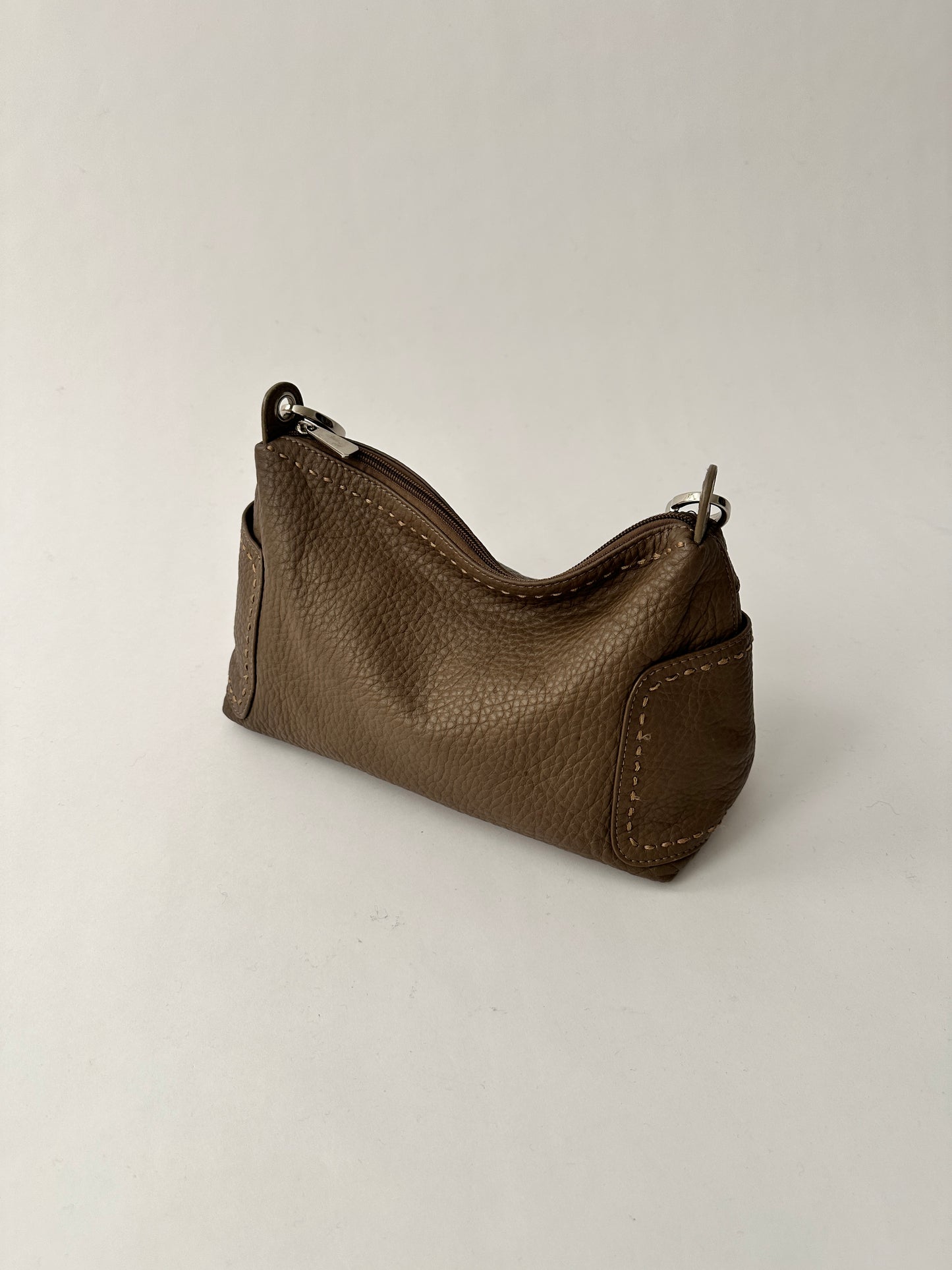 Leather shoulder bag | Taupe