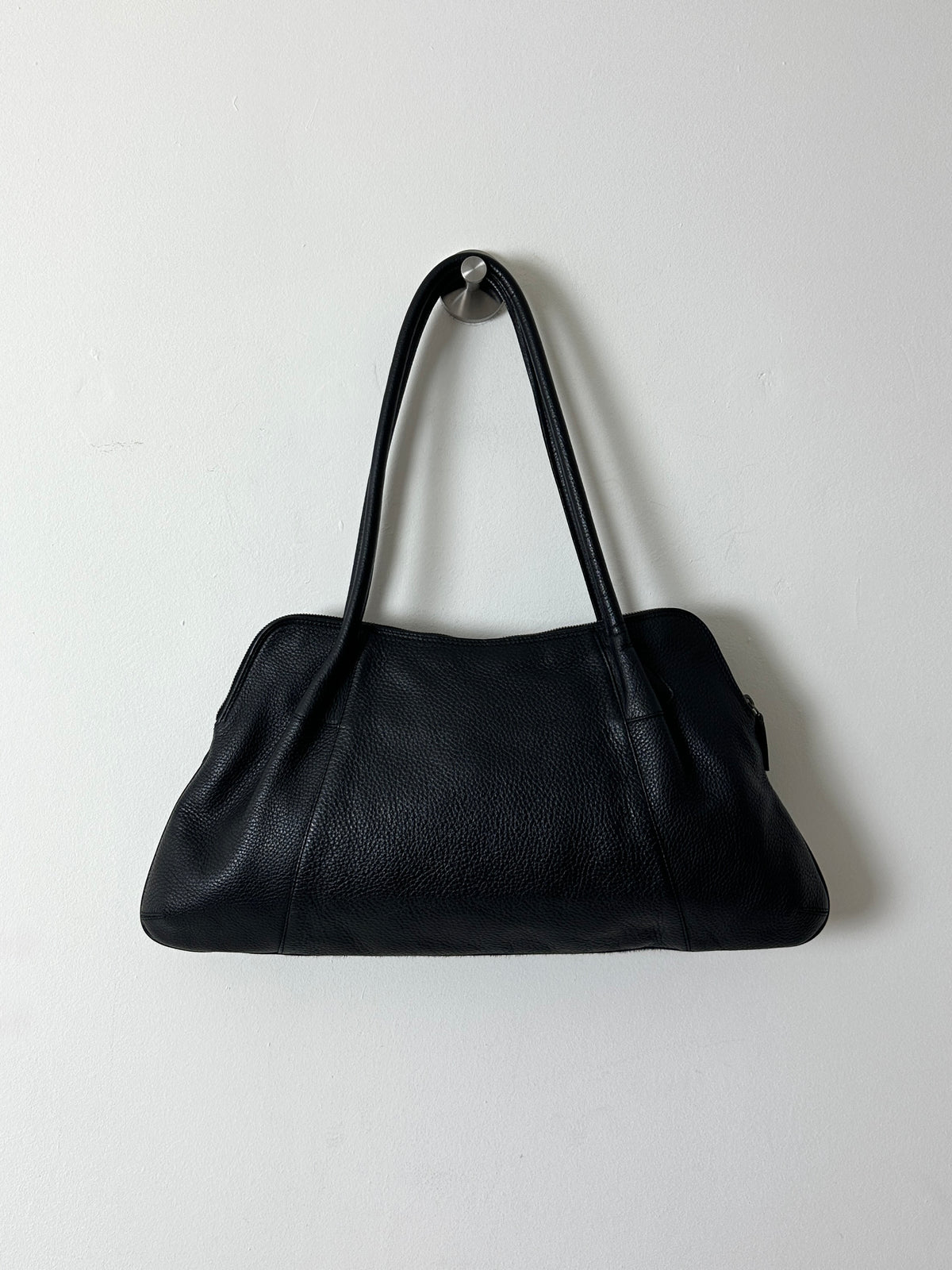 Leather shoulder bag | Black