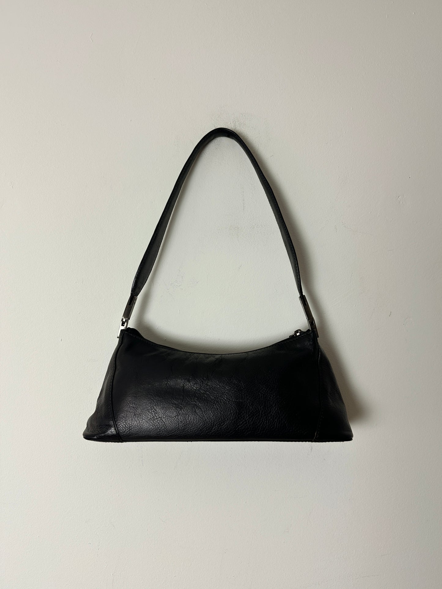 Leather shoulder bag | Black