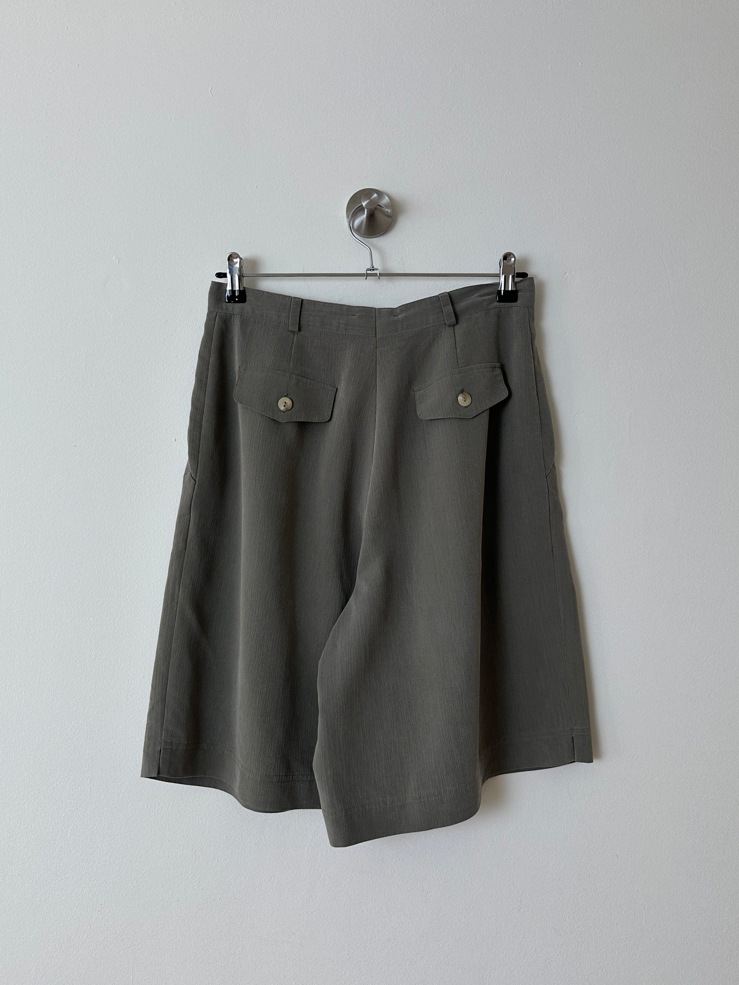 High waist shorts | Soft green