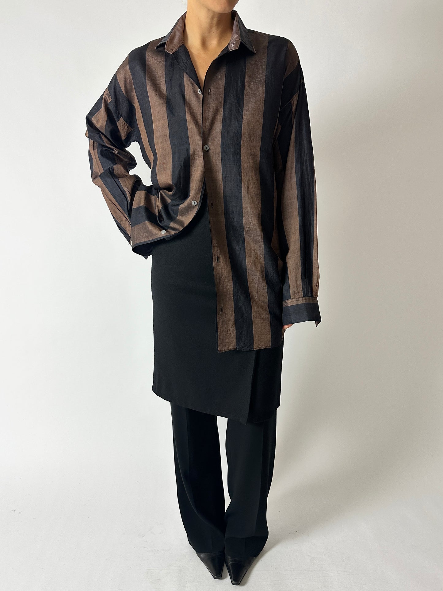 Silk striped shirt | Black / Brown