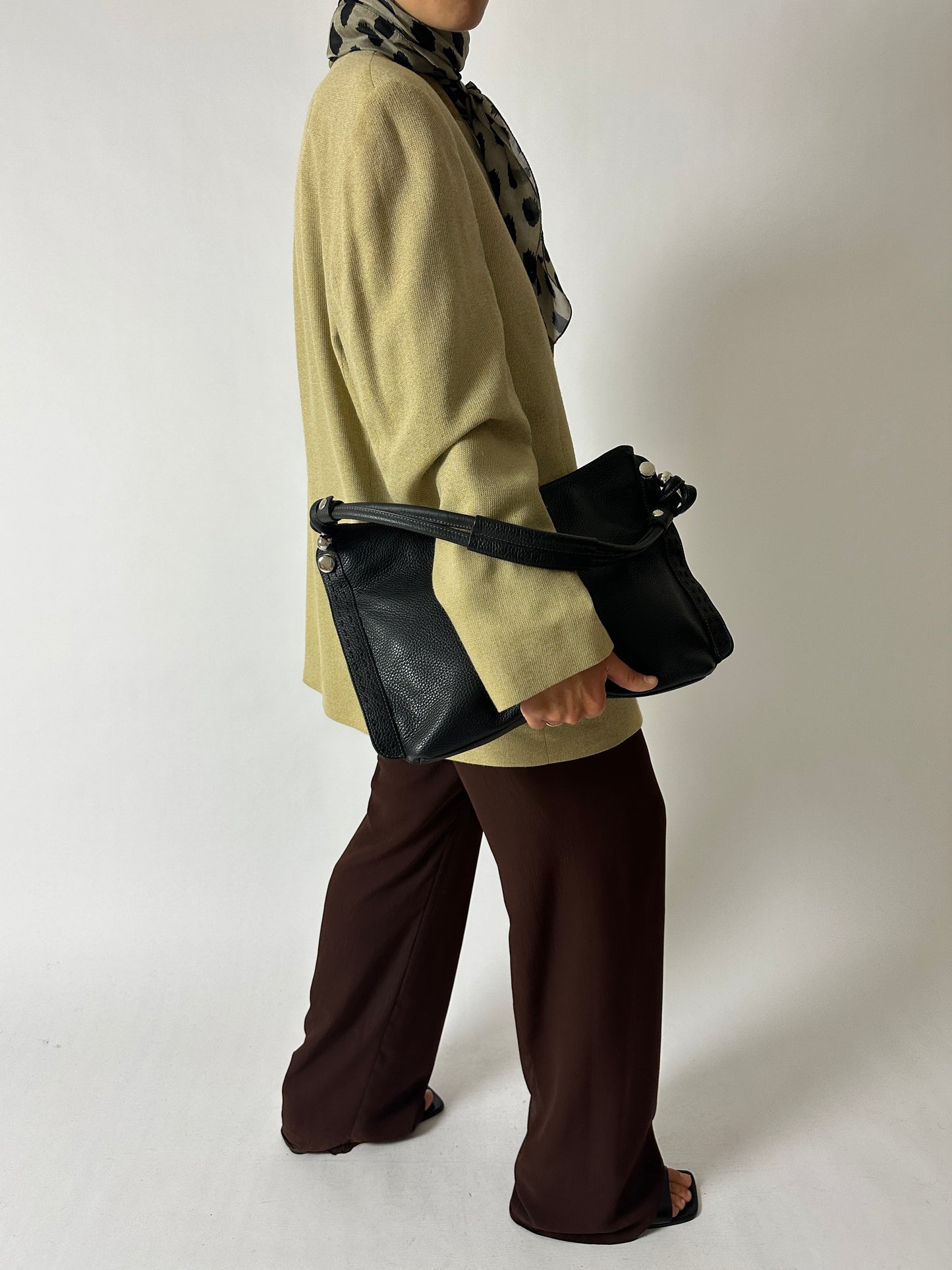 Leather shoulder bag | Black