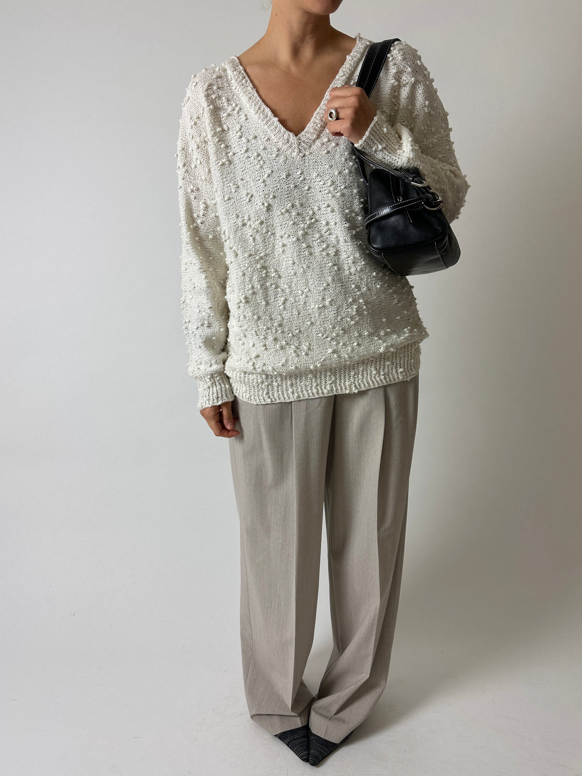 V-neck detailed sweater | Off white