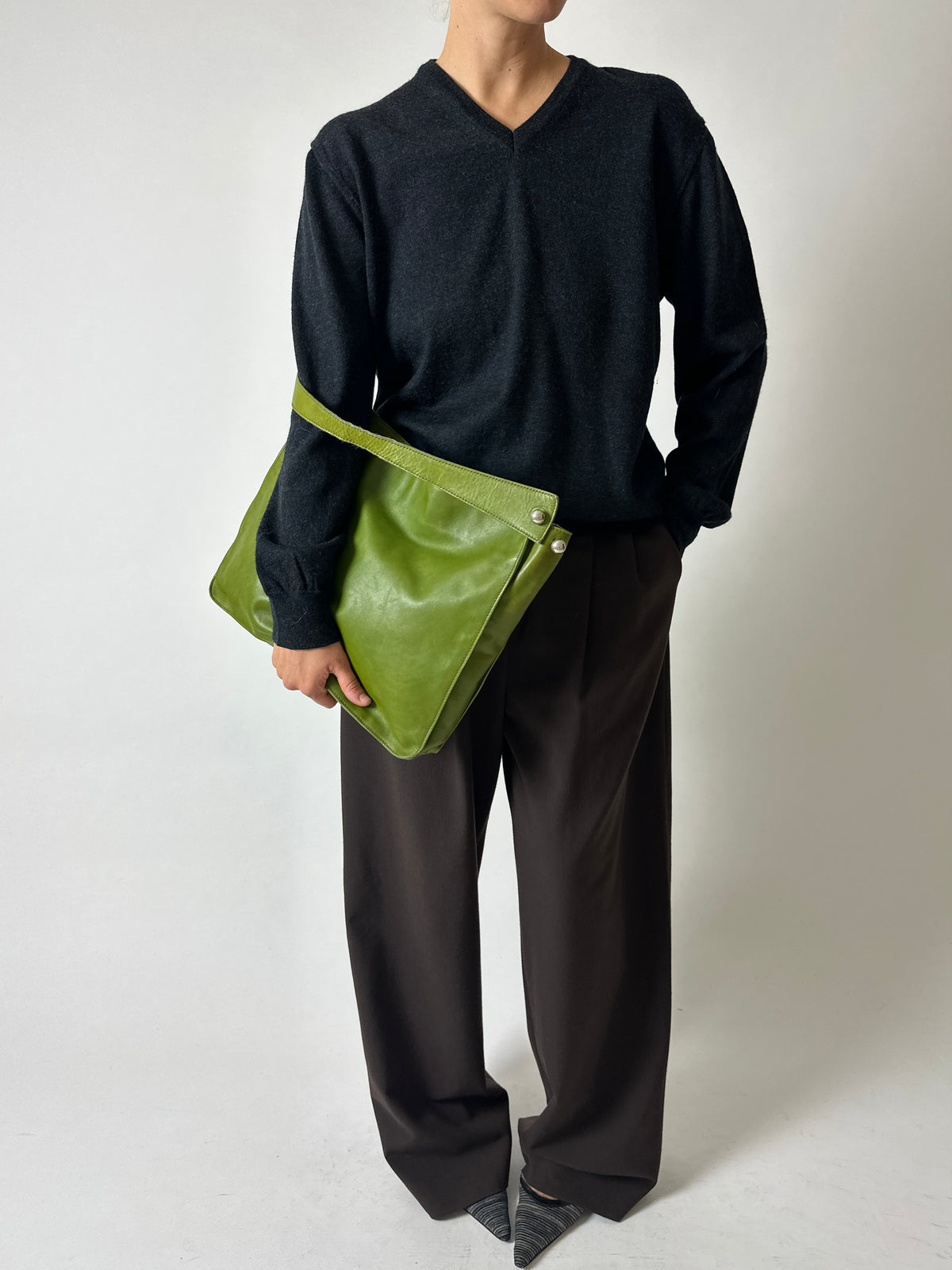 Wool v-neck jumper | Dark grey