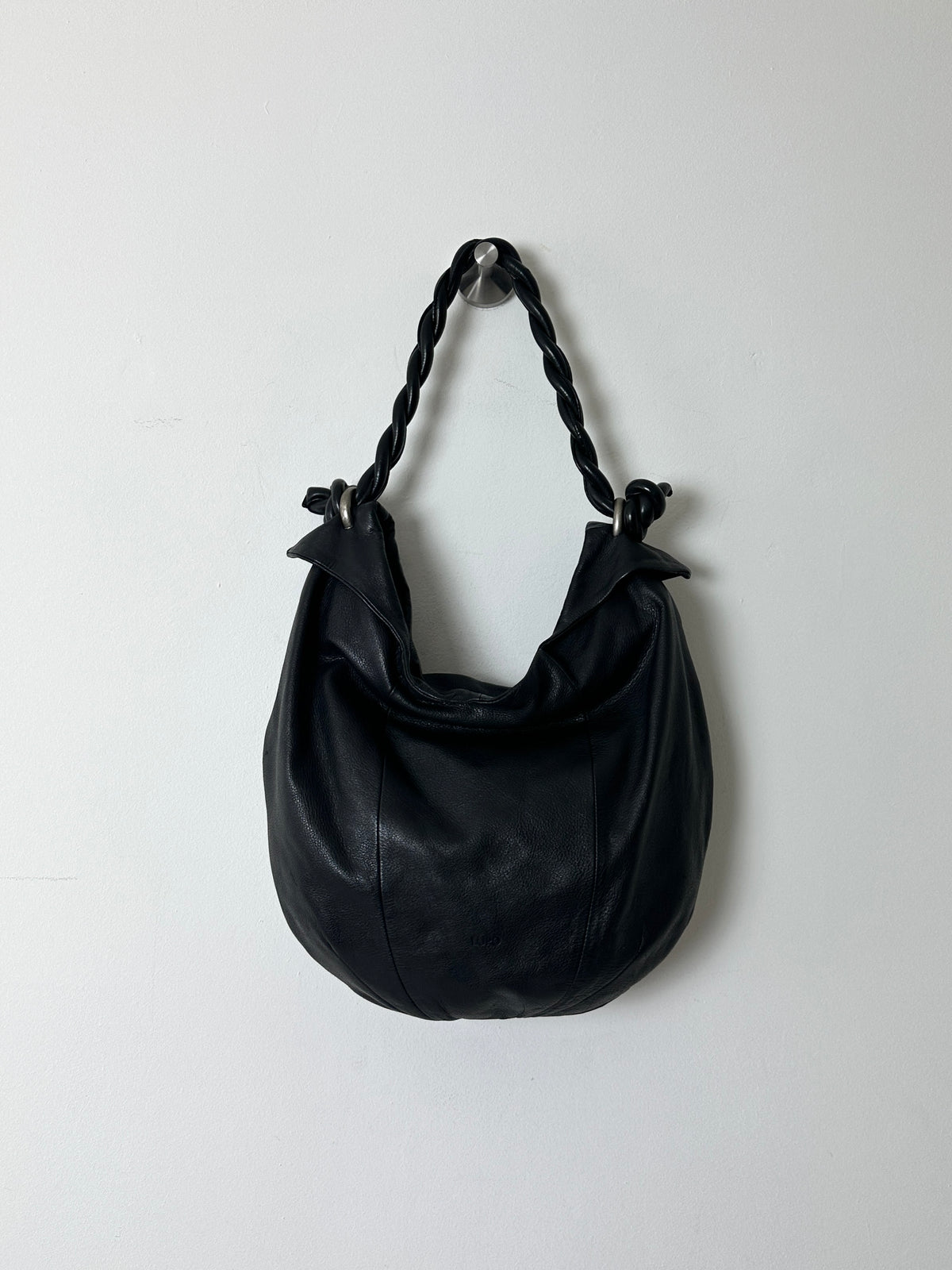 Leather shoulder bag | Black