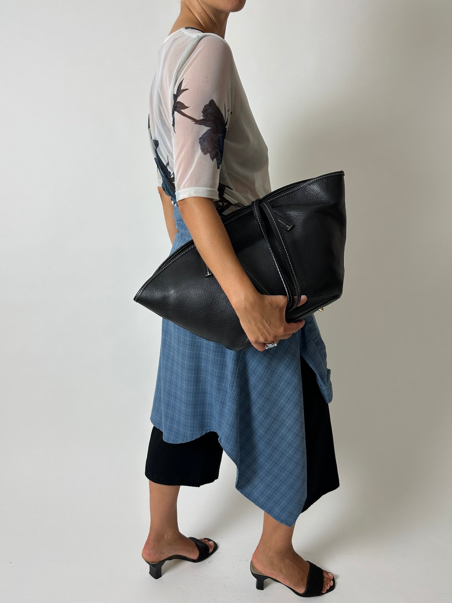 Leather shoulder bag | Black