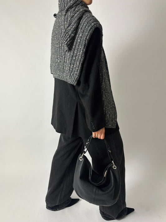 Chucky v-neck sweater | Black / white