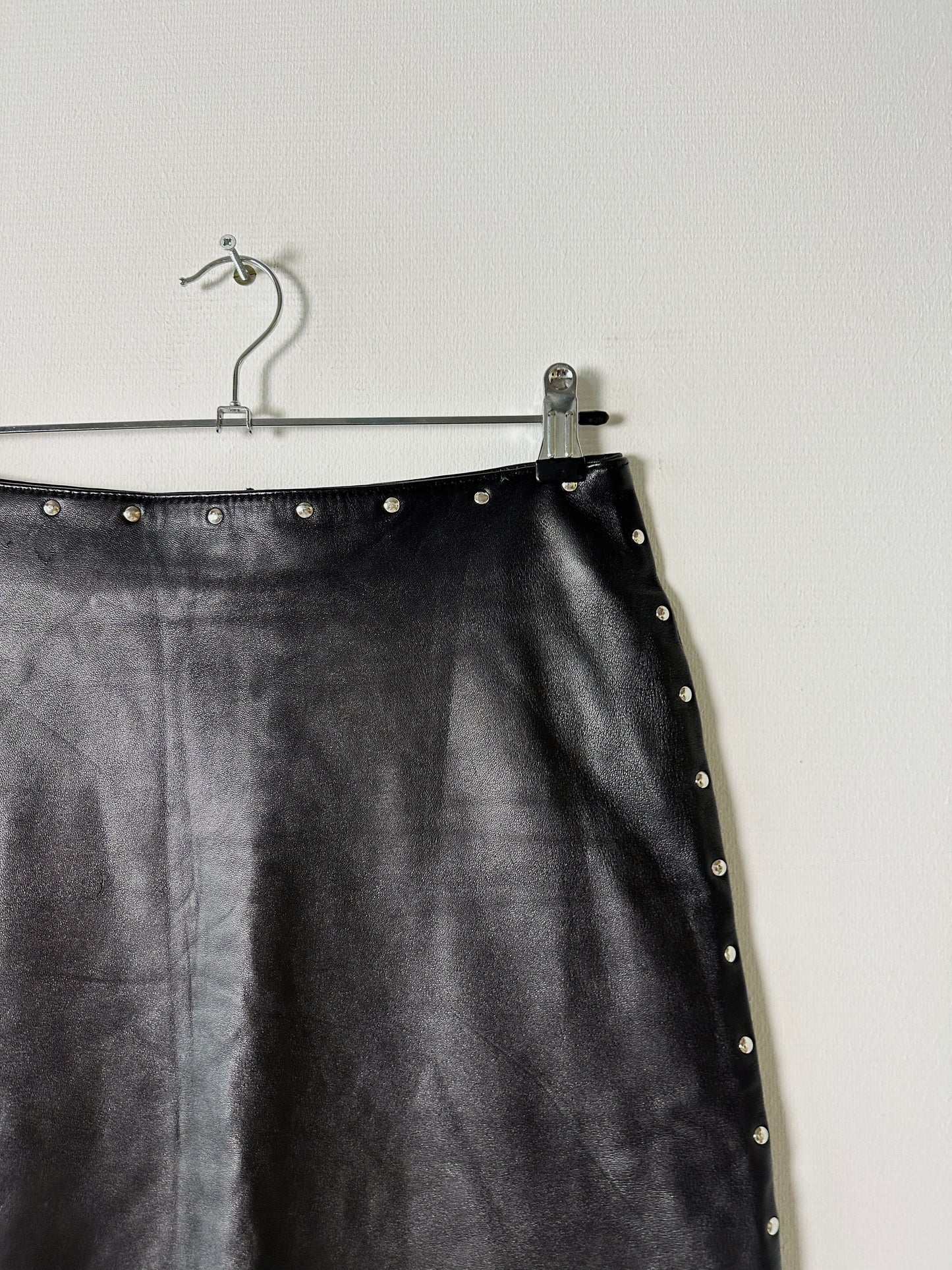 Leather midi skirt | Black