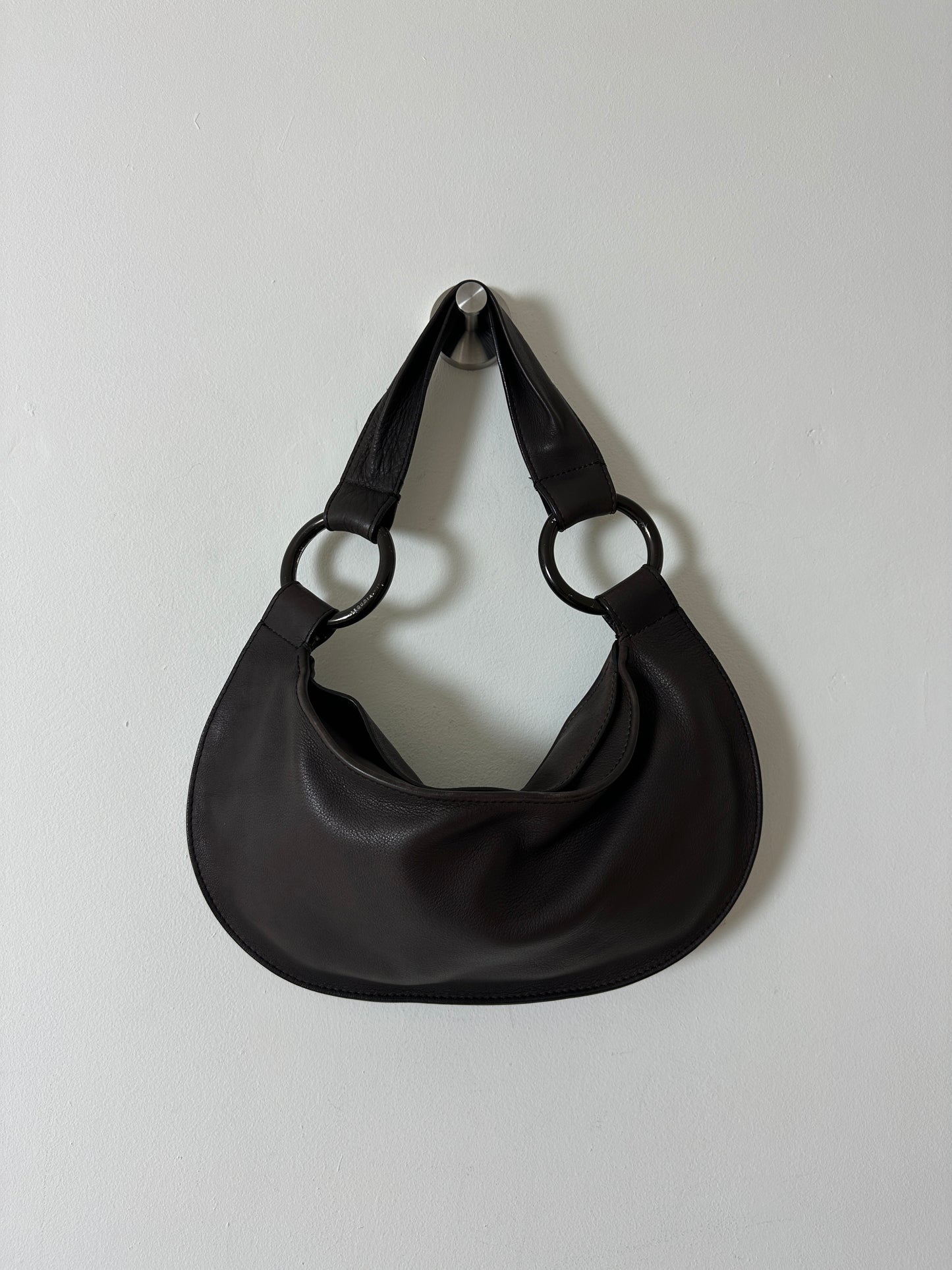 Leather shoulder bag | Dark brown