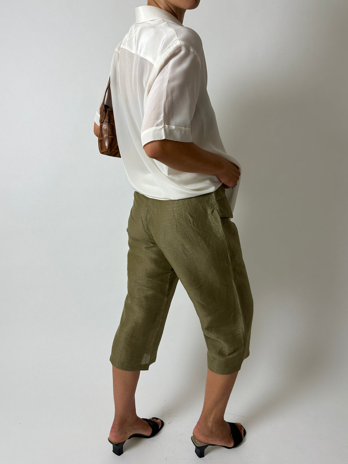 Capri trousers | Olive green