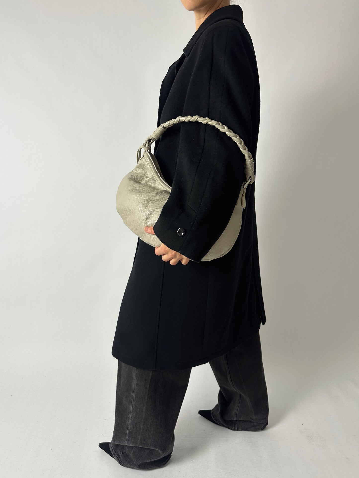 Leather shoulder bag | Stone