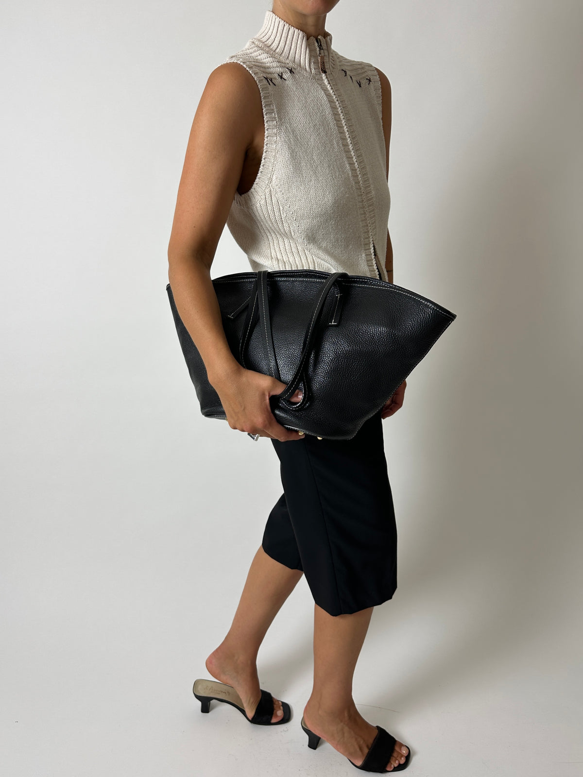Zip-up sleeveless vest | Soft ecru