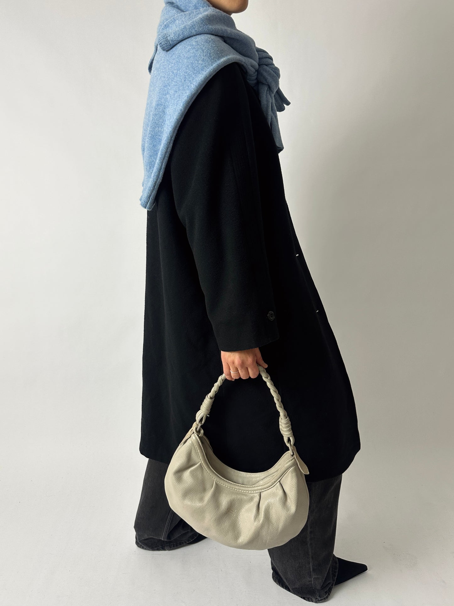 Leather shoulder bag | Stone