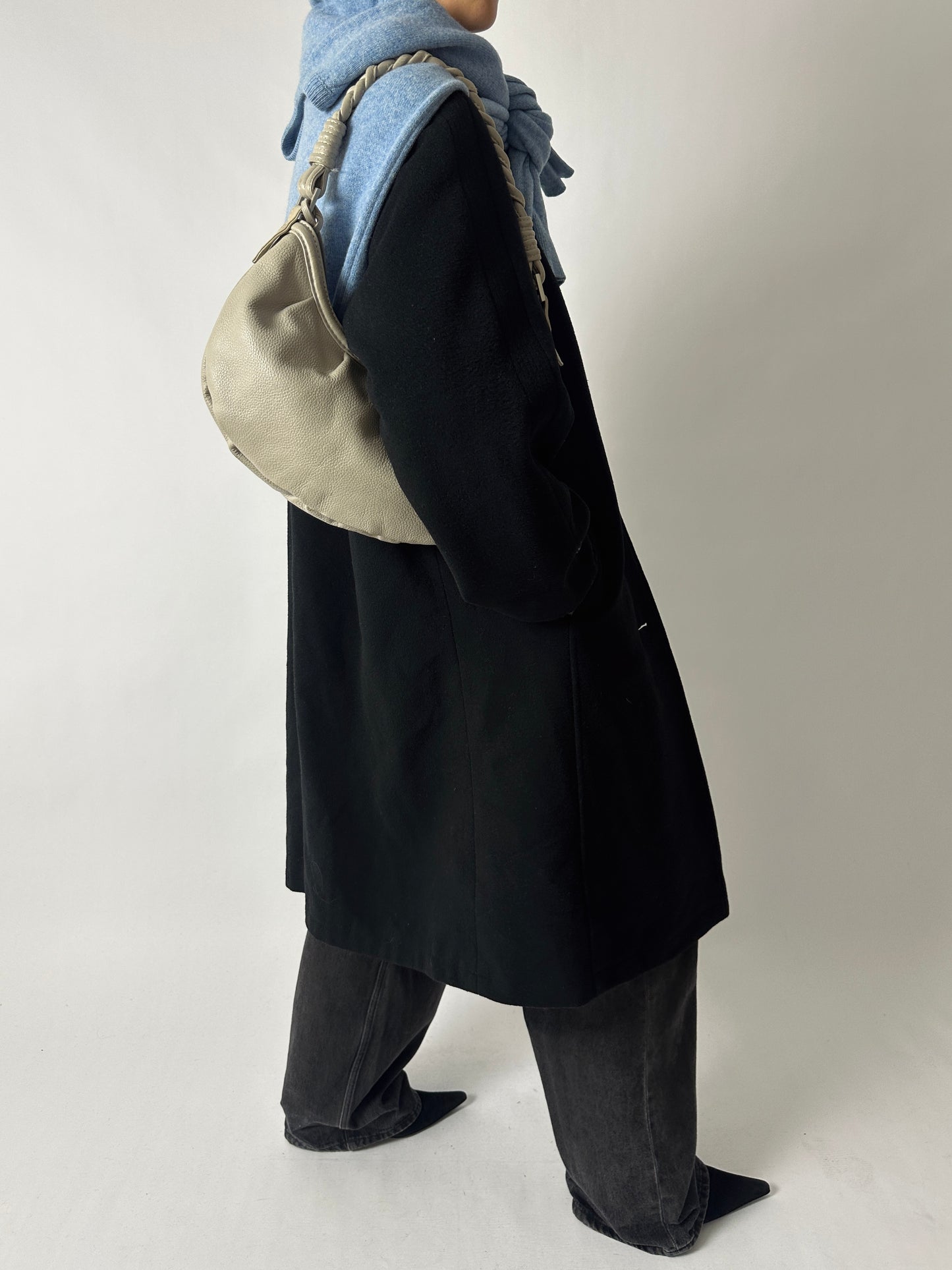 Leather shoulder bag | Stone