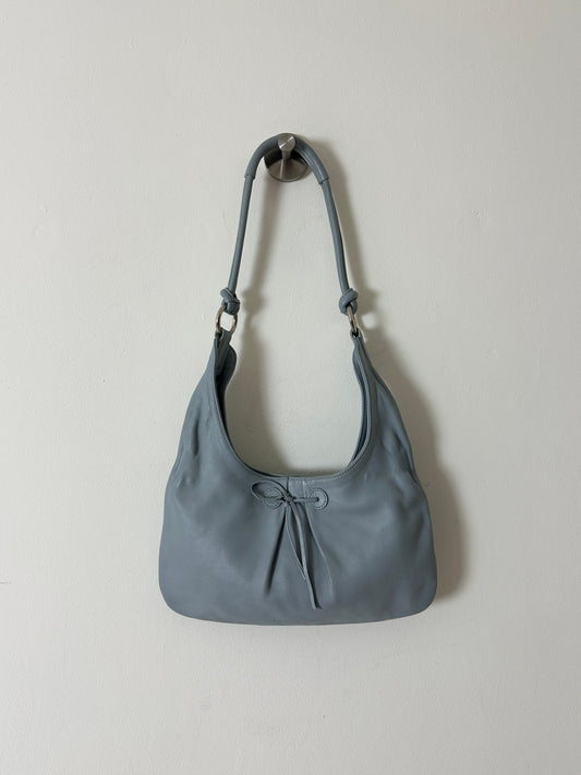 Leather shoulder bag | Ice blue