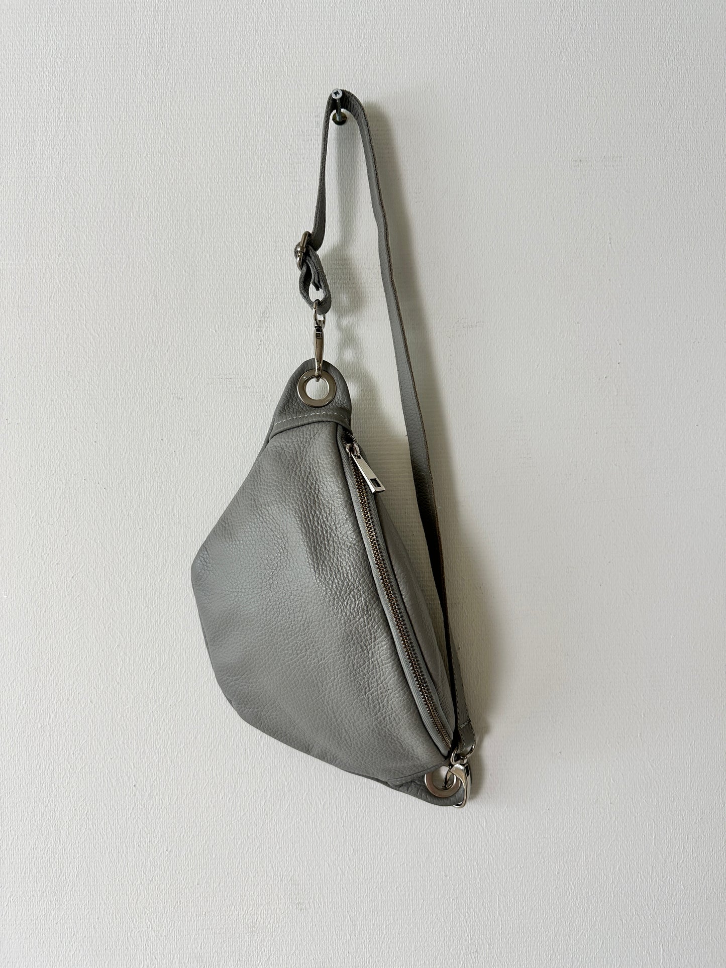 Leather belt bag | Soft grey