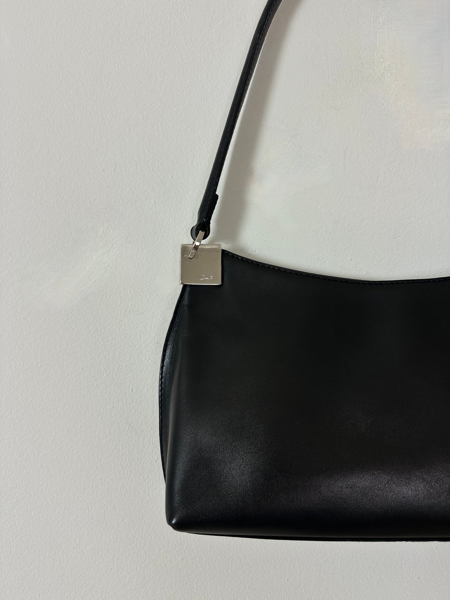 Leather shoulder bag | Black