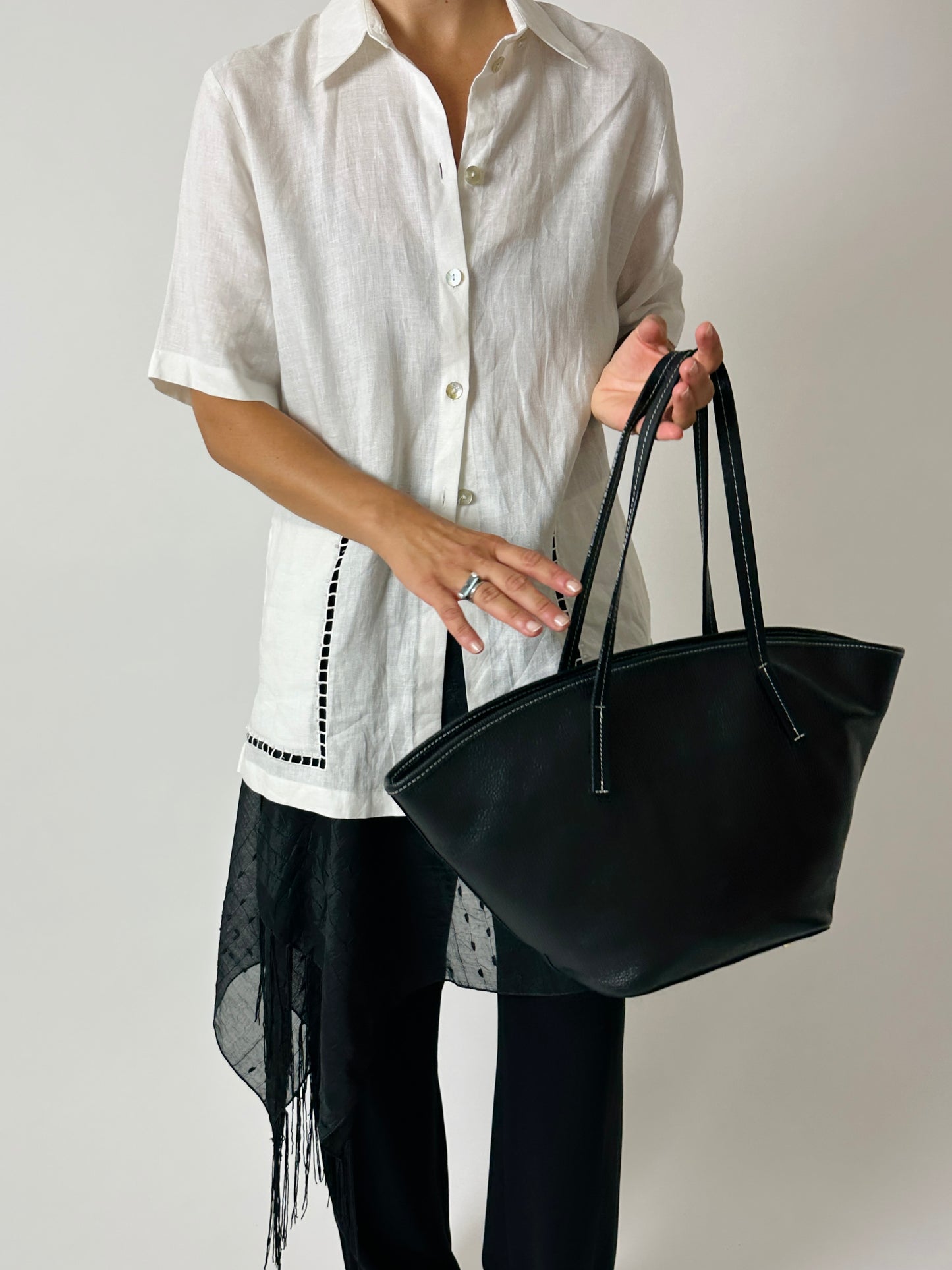 Leather shoulder bag | Black