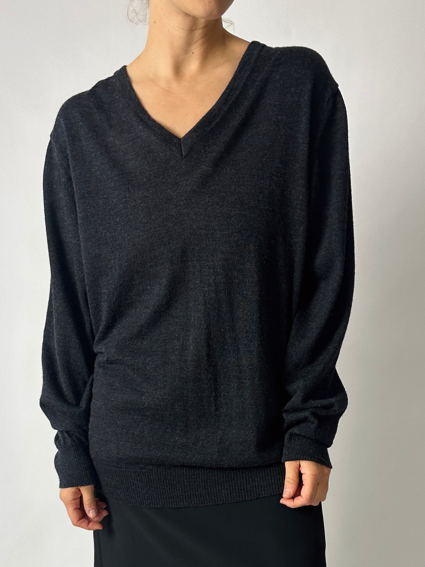 V-neck wool blend jumper | Dark grey