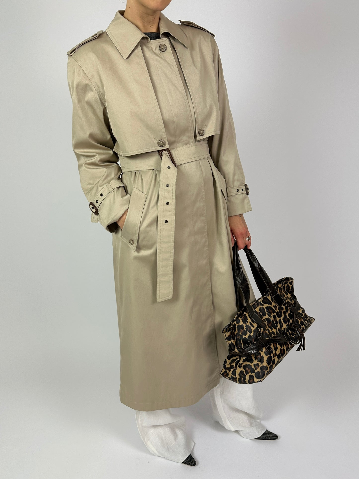 Long trench coat | Soft beige