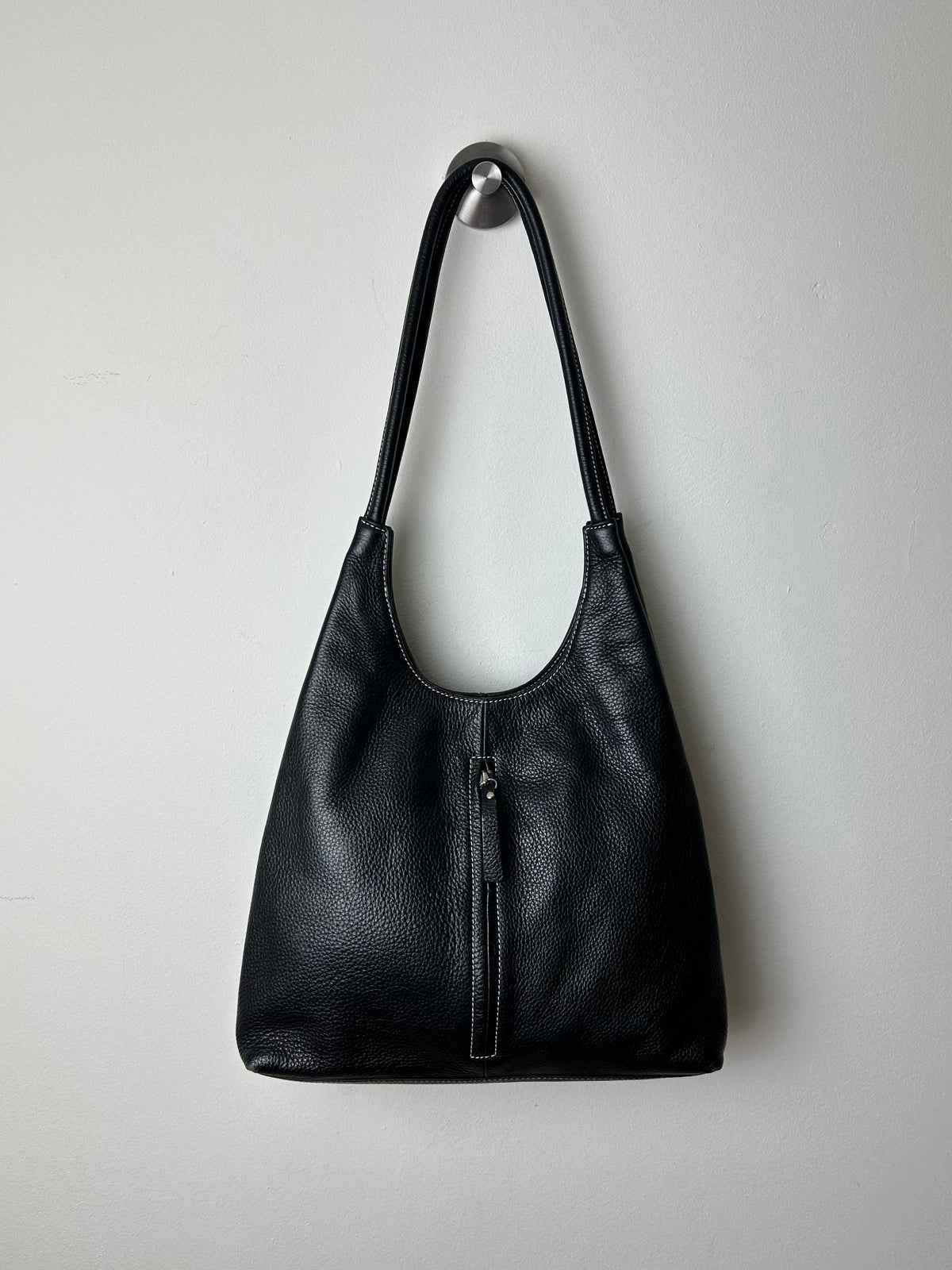 Leather triangle tote bag | Black