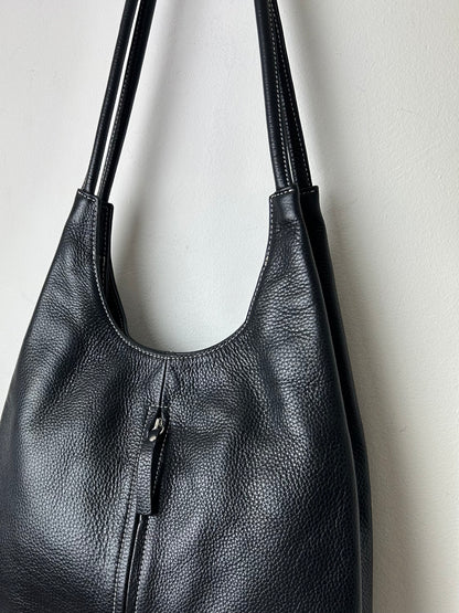 Leather triangle tote bag | Black