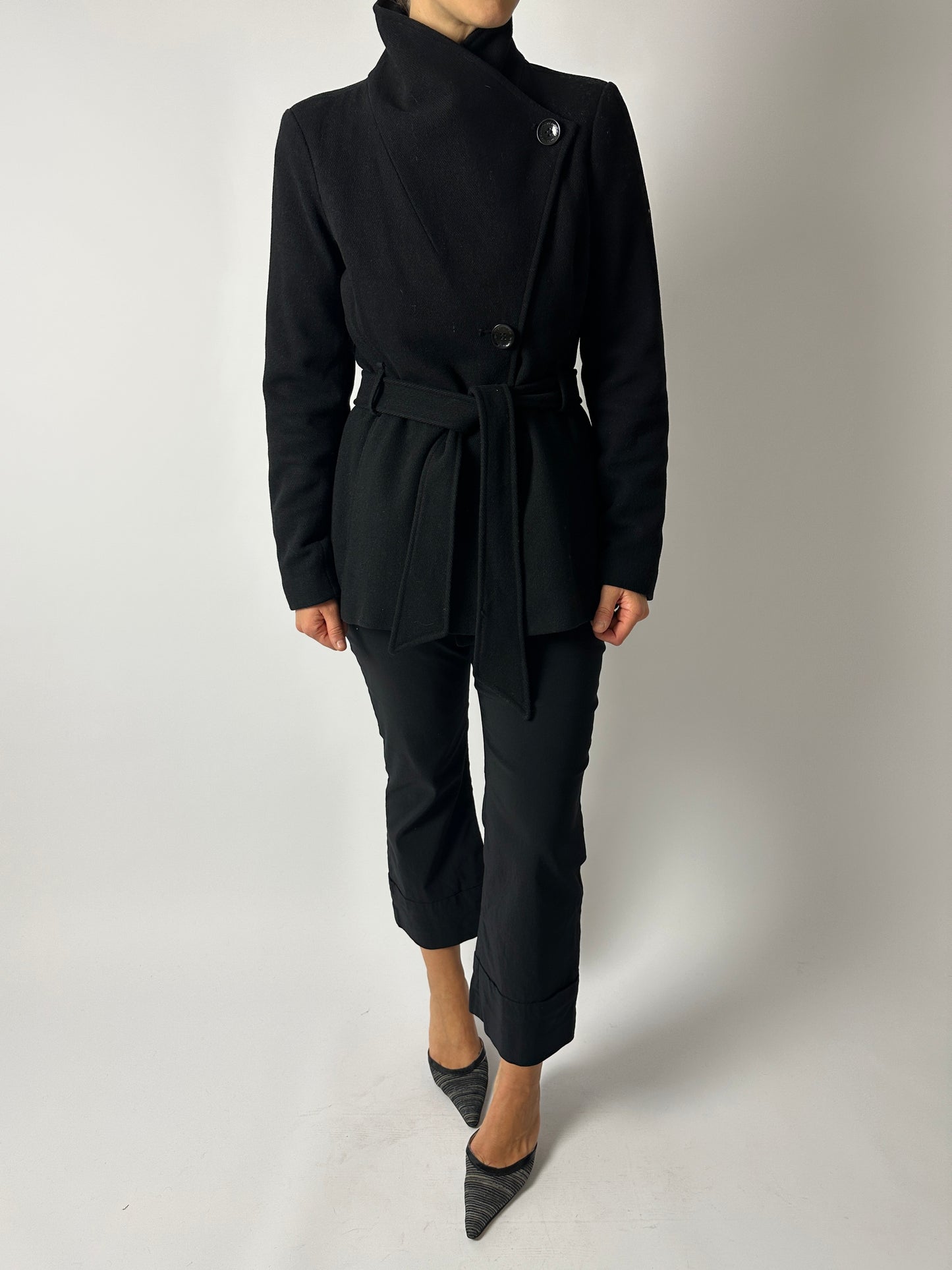 Fitted belted jacket | Black