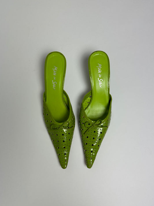 Leather pointy mules | Lime
