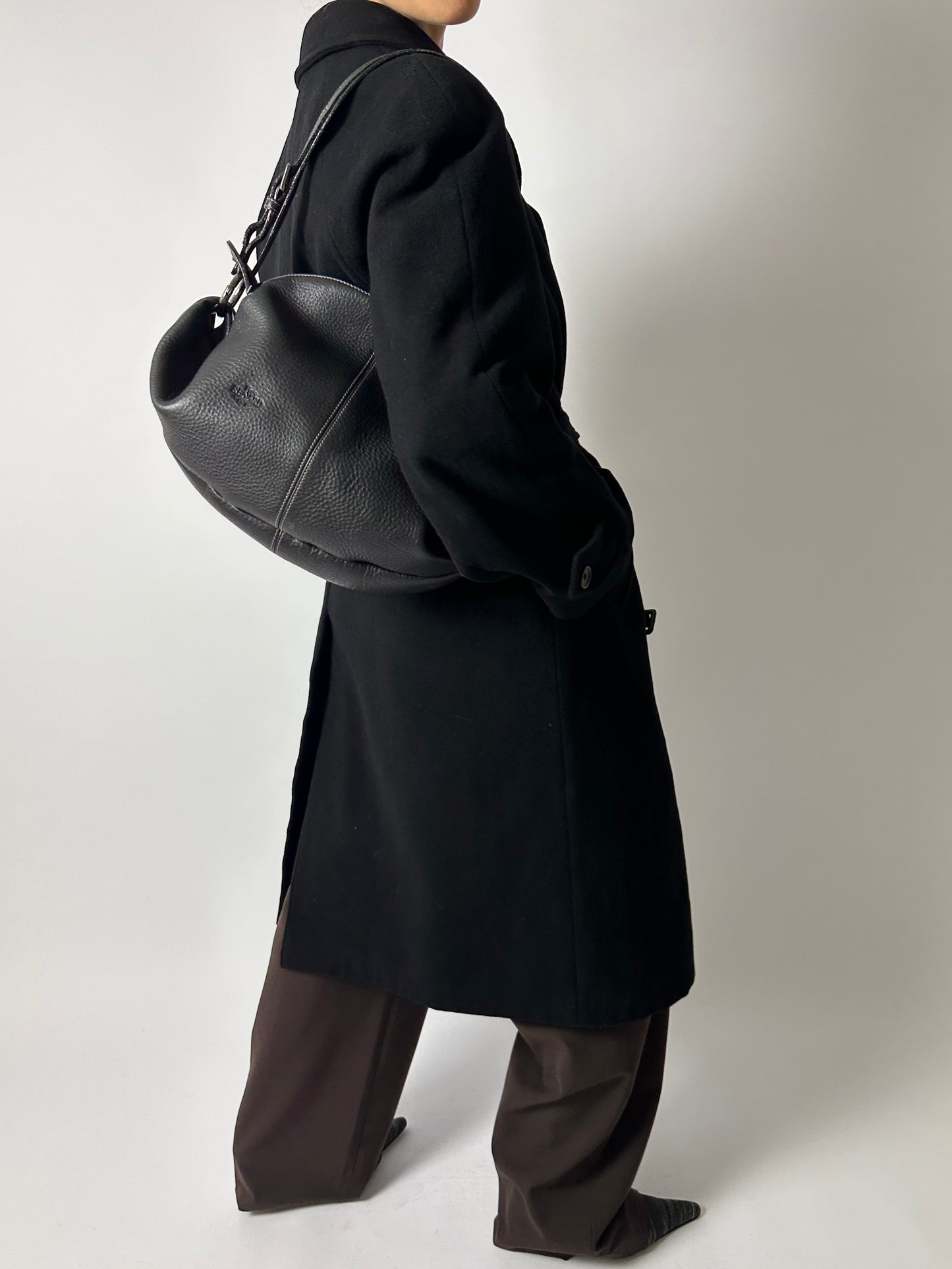 Leather shoulder bag | Black