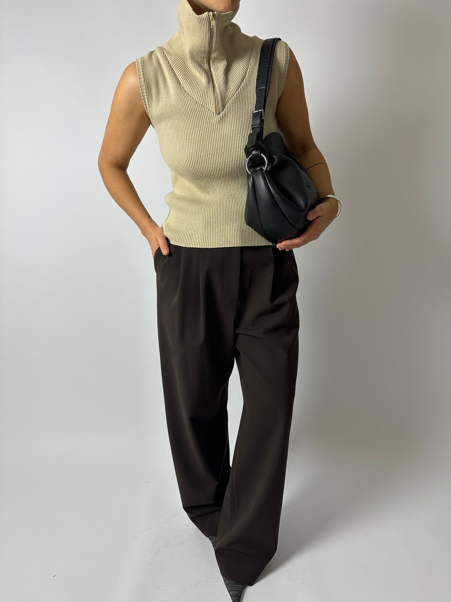 Zip-up sleeveless top | Soft ecru