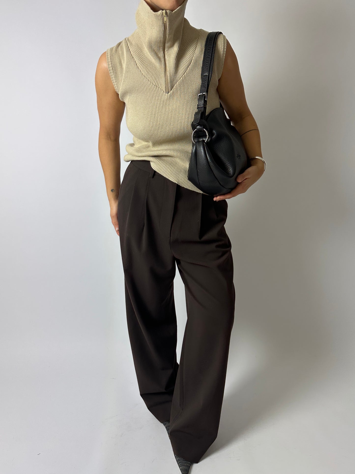 Zip-up sleeveless top | Soft ecru