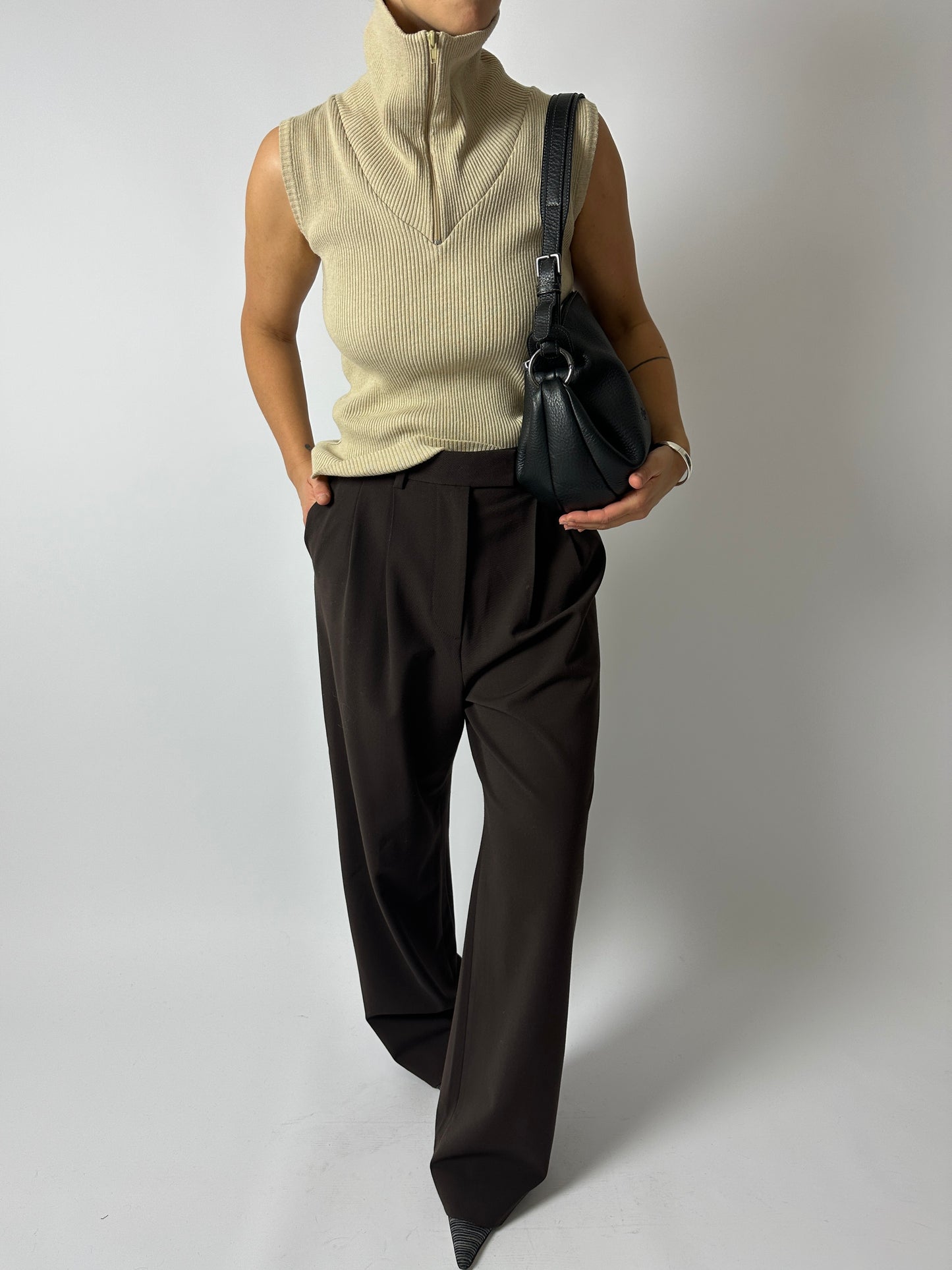 Zip-up sleeveless top | Soft ecru