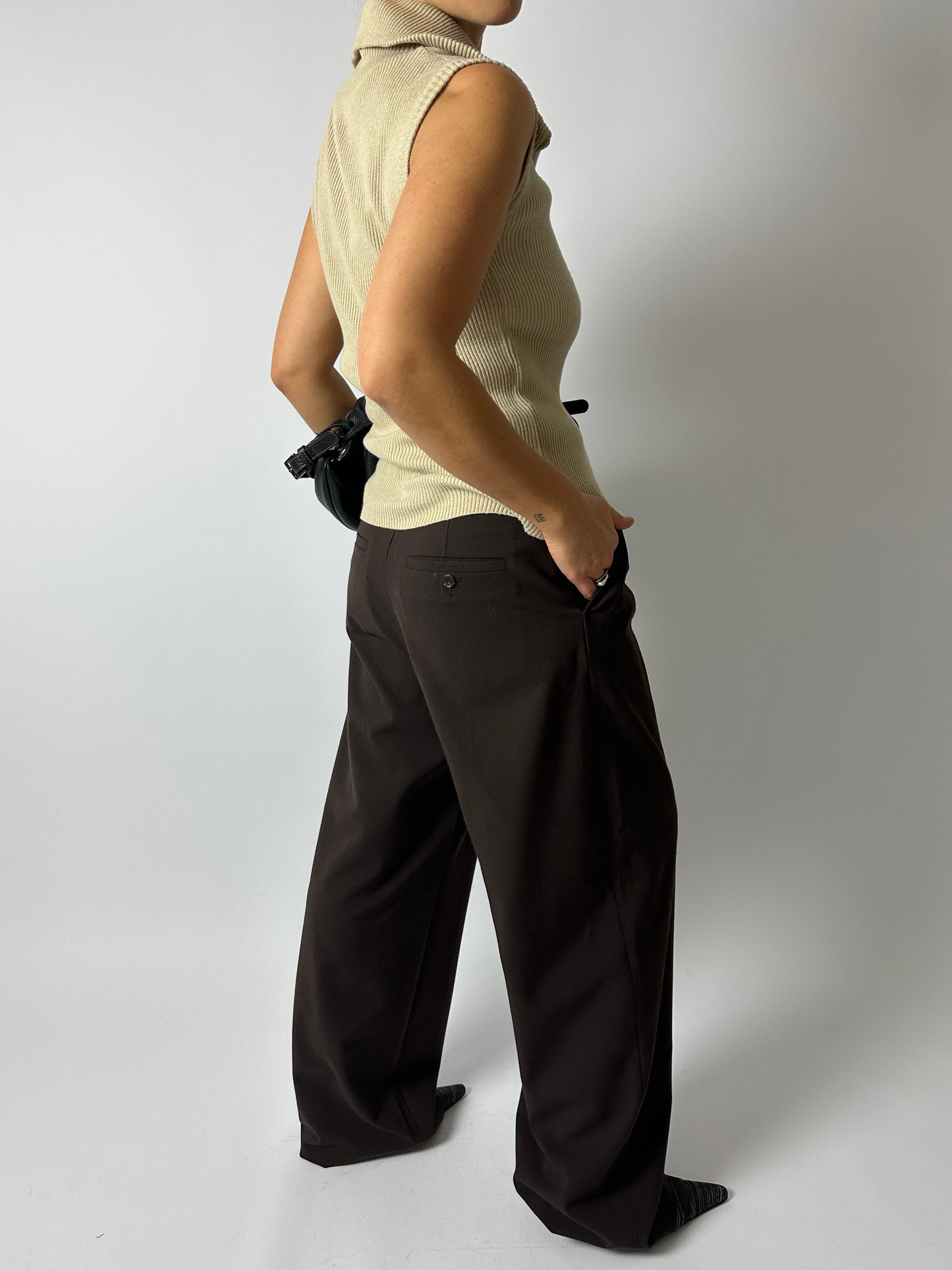 Zip-up sleeveless top | Soft ecru