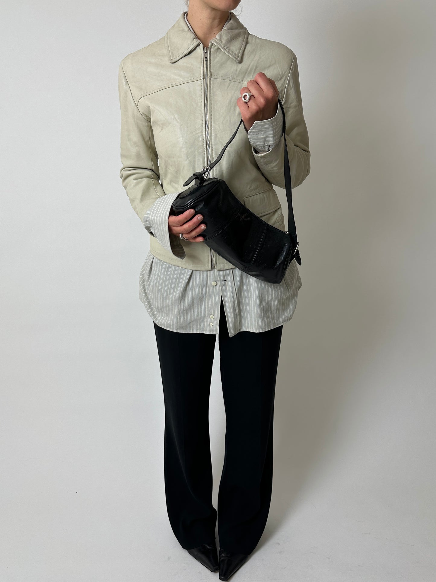 Leather shoulder bag | Black