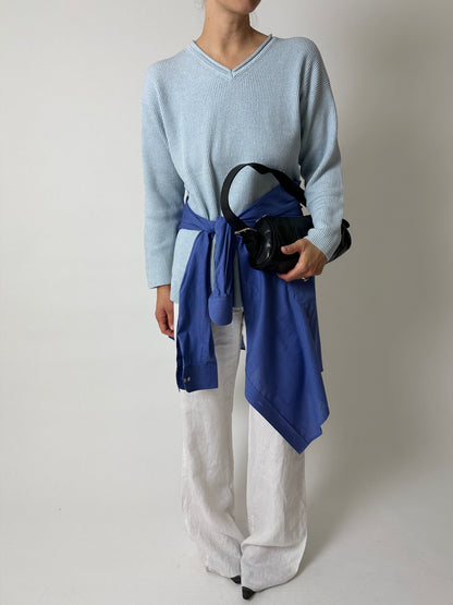 V-neck sweater | Light blue