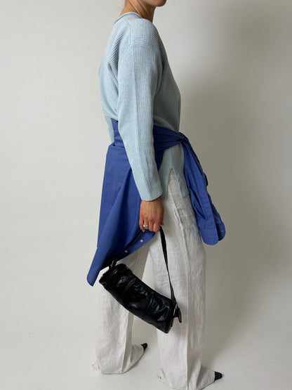 V-neck sweater | Light blue