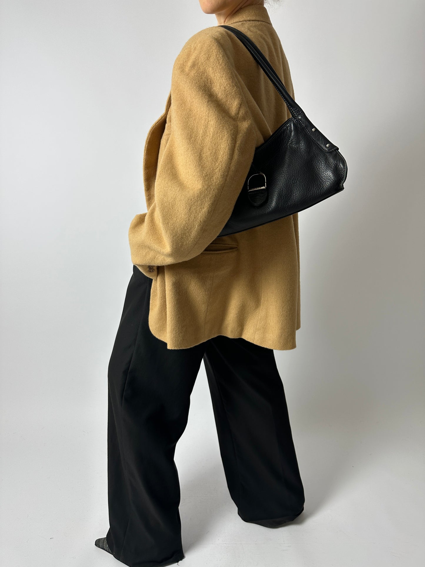 Leather shoulder bag | Black