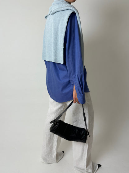 V-neck sweater | Light blue